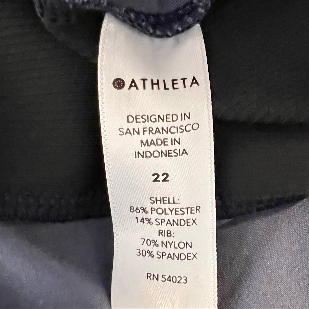 Athleta | Brooklyn Printed Short - EUC - Picture 11 of 12